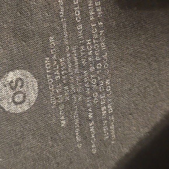 Metallica Distressed Graphic Tee - Picture 5 of 6